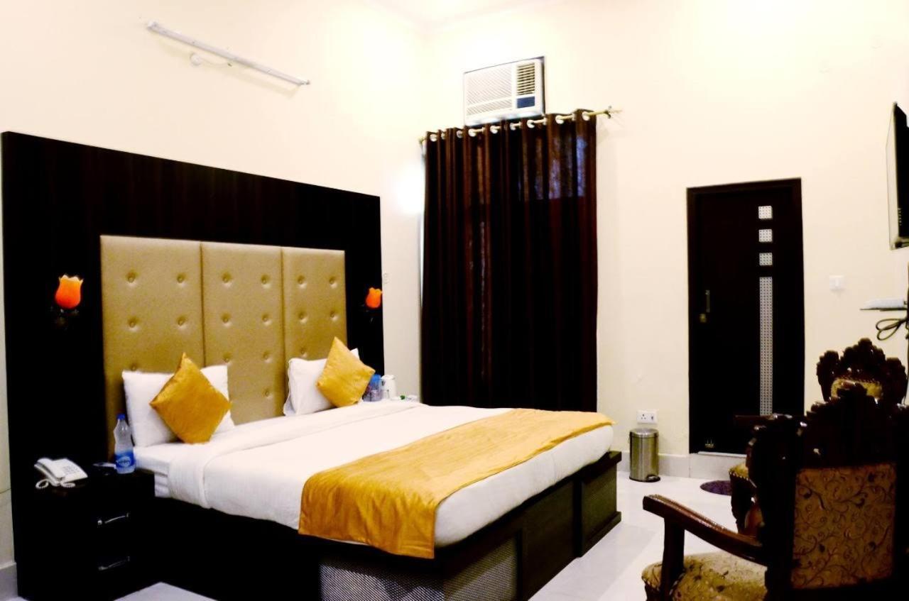 Taraji Resort Ayodhya Eksteriør billede